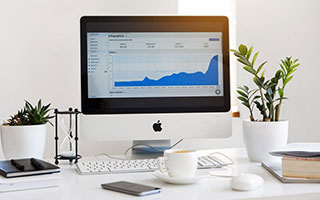 2026 NBA 季后赛场边黑科技：AR 眼镜如何让主帅即时分析对手投篮倾向？